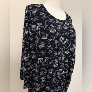 Karen Kane Floral Crew Neck 3/4 Flare Sleeve Top - Size 2X